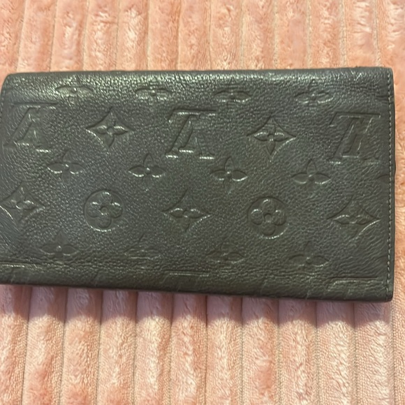 LV Wallet - Picture 2 of 14